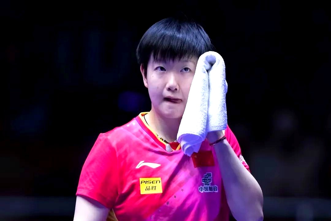 孙颖莎CBA外援新规结果意外(孙颖莎下场后马上与队友讲解战术)